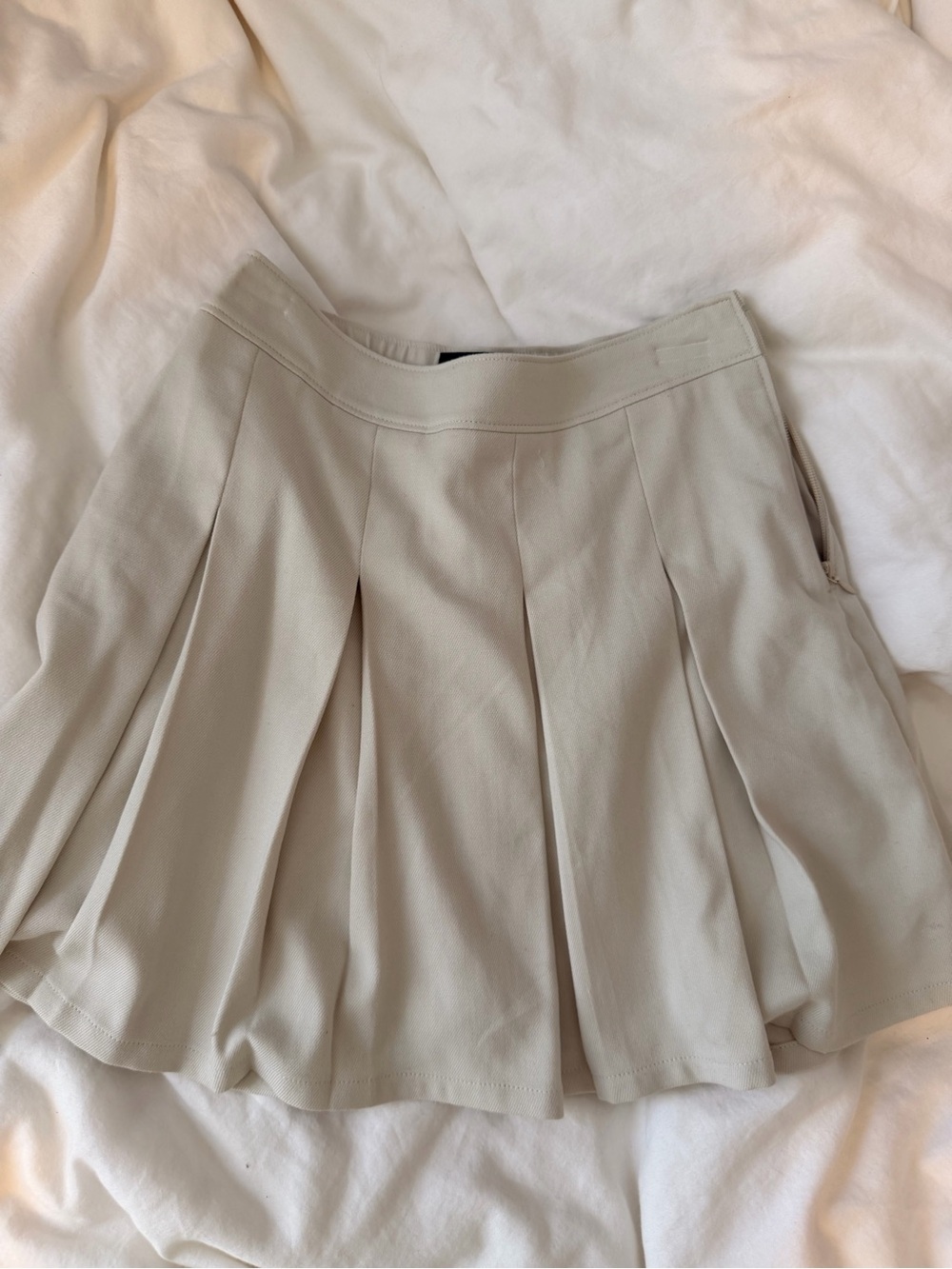 Holister Pleated A-Line Mini Skirt in Light Beige